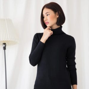 Winter Clothing เช่าเสื้อกันหนาว - Sweater คอเต่า สีดำ