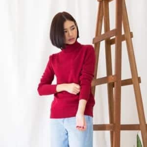 Winter Clothing เช่าเสื้อกันหนาว - Sweater คอเต่า สีแดง