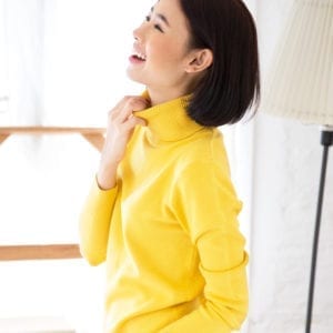 Winter Clothing เช่าเสื้อกันหนาว - Sweater คอเต่า สีเหลือง