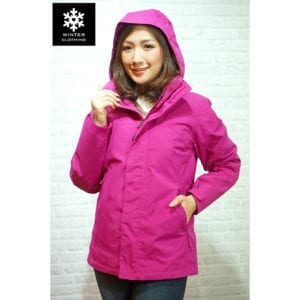 เช่าเสื้อกันหนาว North Face waterproof เฟอร์ เที่ยวต่างประเทศ สีเขียว เสื้อโค๊ท เช่าชุดกันหนาว ขนห่าน