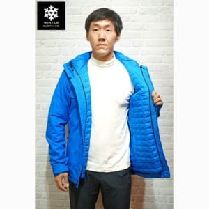 เช่าเสื้อกันหนาว Jacket northface thermoball สีน้ำเงิน waterproof เช่าชุดกันหนาว เที่ยวต่างประเทศ