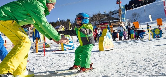 สอนเด็ก เล่นสกี เช่าเสื้อกันหนาว winterclothing เสื้อผ้ากันหนาว